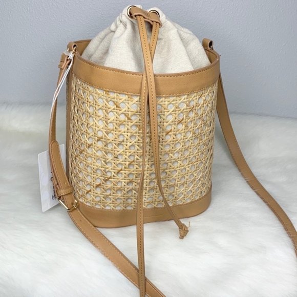 Tommy Bahama Handbags - Tommy Bahama Bucket Rattan Beach Bag